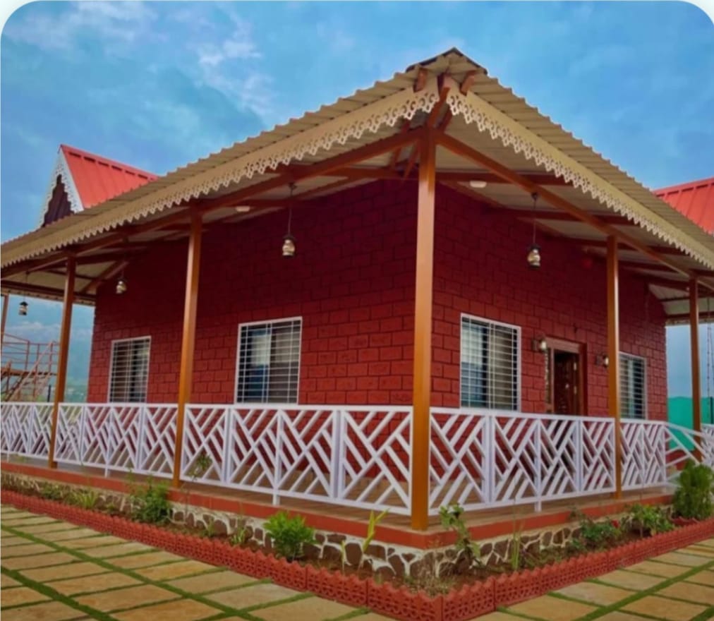 Lonavala 3 BHK Private Pool & Rain Dance Bungalow 1km from main lonavala city